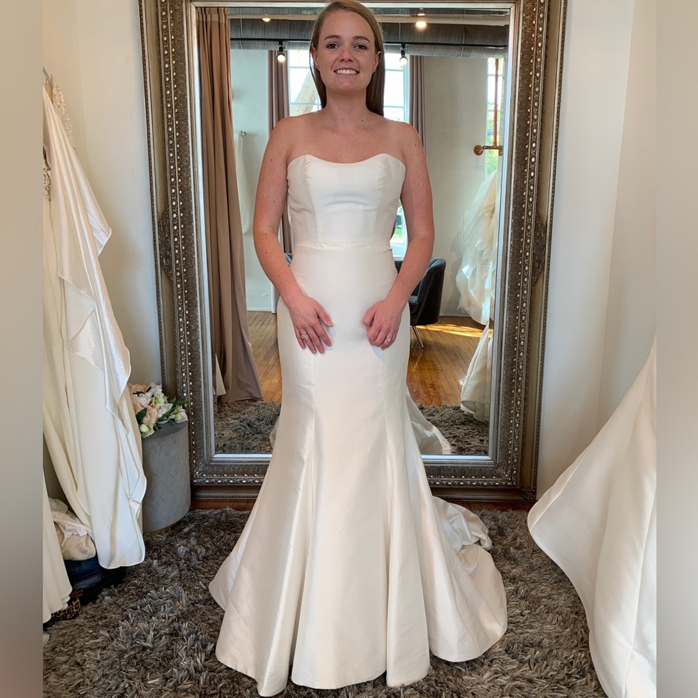 Antonio Gual “Laura” Bridal Gown